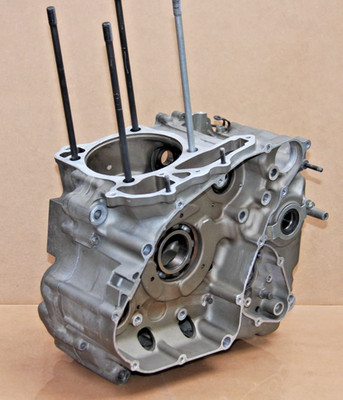 MOTORGEHÄUSE SATZ 1130144810 SUZUKI DR 750 S 1988-1989