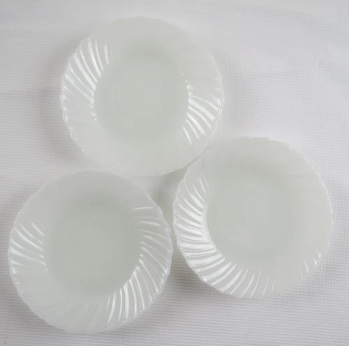 Vtg. Termocrisa White Milk Glass Swirl Edge Plate Saucer Made in Mexico Lot of 3