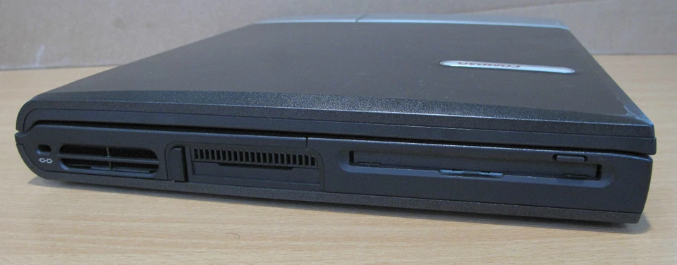 Compaq Evo N1020v 15" Laptop Pen4 2.0Ghz No Ram No CD-Rom No HDD No Adapter - Image 4 of 4