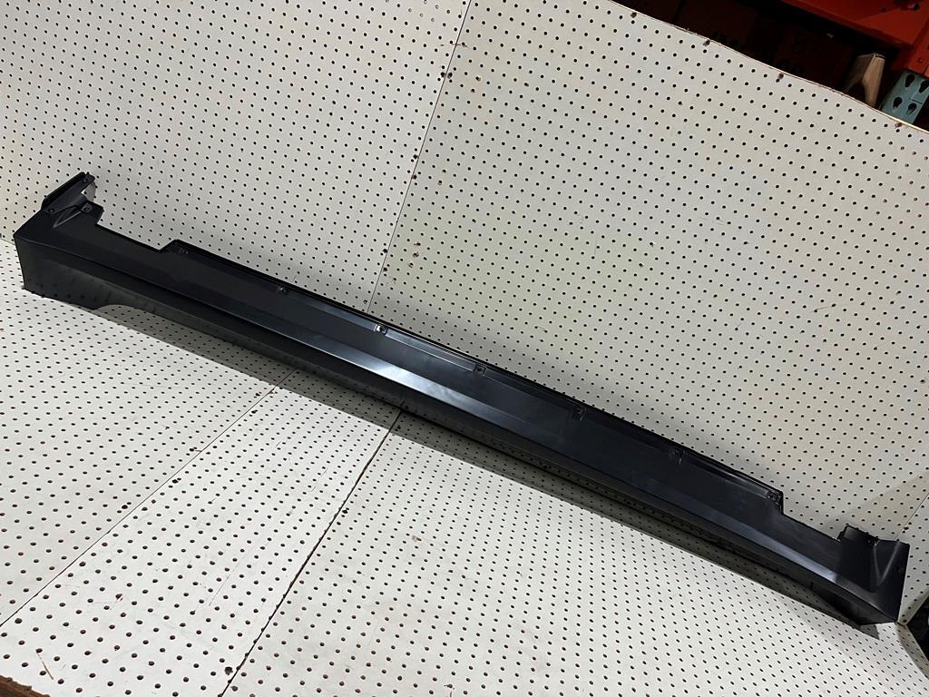 OEM 2012 Hyundai Genesis LH Driver Side Lower Rocker Skirt