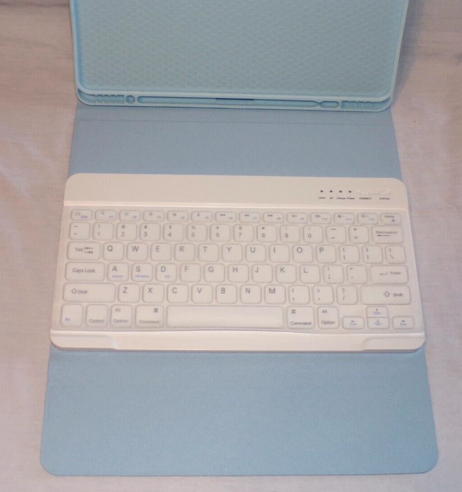 11.5" iPad Pro Soft Case Cover Keyboard USB Cable NIB Baby Blue - Image 4 of 4