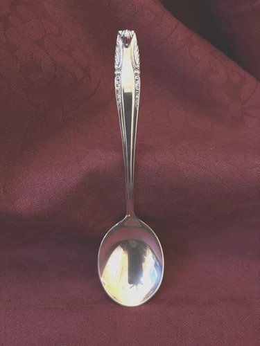 Vintage Wallace STRATAVRI Sterling Silver Round bowl Soup Spoon 34 grams, 6"