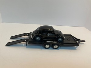 ERTL Plastic Car Trailer & Volkswagen Beetle Superior Sunnyside 1:24