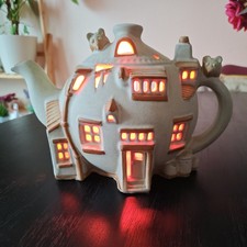 Beautiful Vintage Cottage Shelf Pottery Halifax Lamp with Mice Decoration 