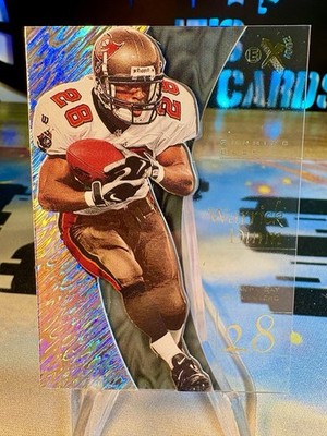 1998 Warrick Dunn SkyBox E-X2001 #6 Tampa Bay Buccaneers