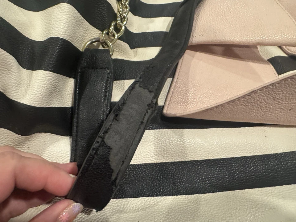 Bolso de mano grande Betsy Johnson Foto 3 de 3