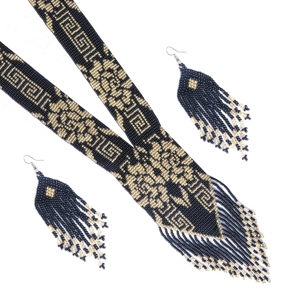 Conjunto de collar y pendientes de cuentas de semillas coloridas hechos a mano - Joyería con cuentas boho chic Foto 2 de 2