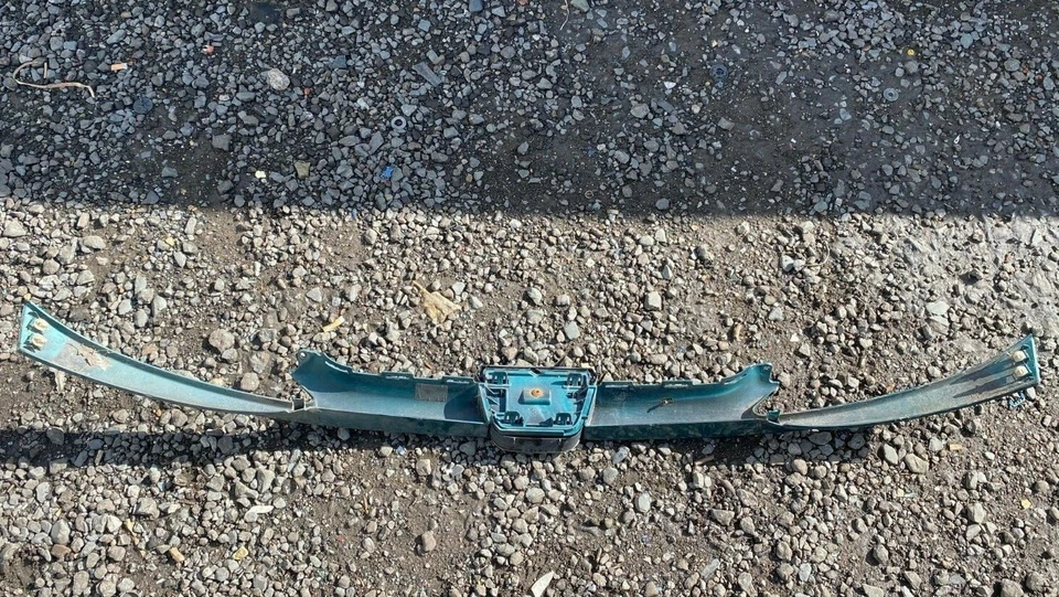 PEUGEOT 206 2006 GRADE DE PARA-CHOQUE DIANTEIRO VERDE 9628691277 - Imagem 2 de 4