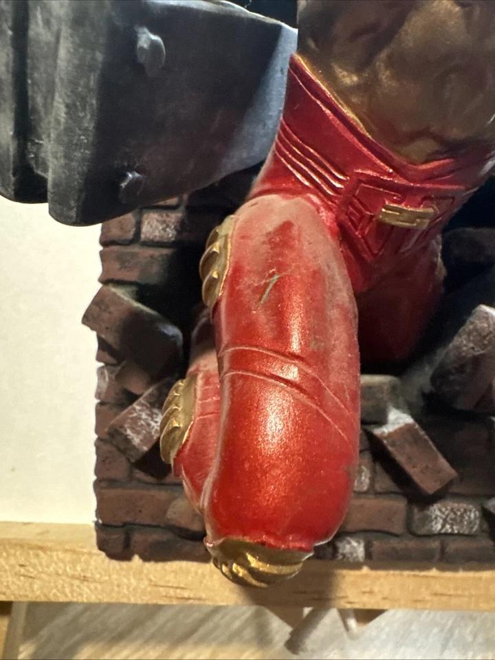 ESTATUA DE COLECCIÓN Iron Man rompiendo de la pared edición limitada 1485/2000 Marvel Foto 4 de 4