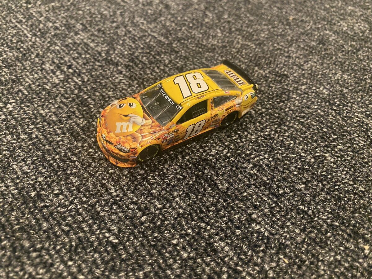 2014 Kyle Busch #18 M&M's Peanut Toyota Camry 1:64 NASCAR 2014 Kyle Busch #18 M&M's Peanut Toyota Camry 1:64 NASCAR