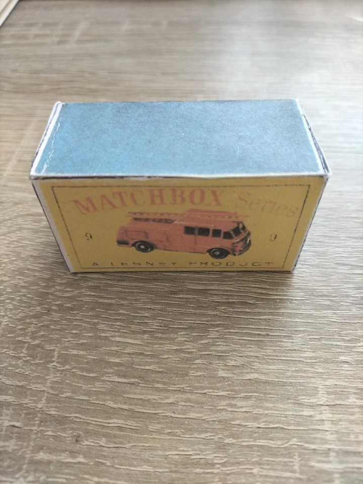 Matchbox Regular Wheels No9 Fire Truck - Replica / Copy Box only - Image 2 of 3