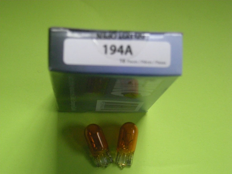 (2) Боковые габаритные лампы - желтые 194A КОЛ-ВО ИЗ 2 ЛАМП (LOC SB12) - Изображение 2 из 2