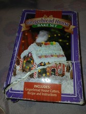 Gingerbread House Bake Set 2001 With 7 Cutters and Instructions NEW In Sad Box