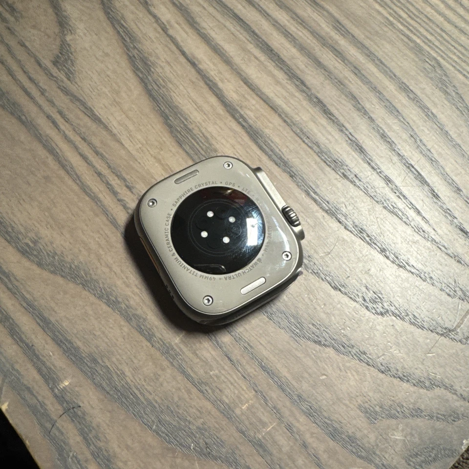 Apple Watch Ultra 2 49 mm Estuche de Titanio con Trail Loop - Verde, M/L (GPS + Celular) Foto 4 de 4