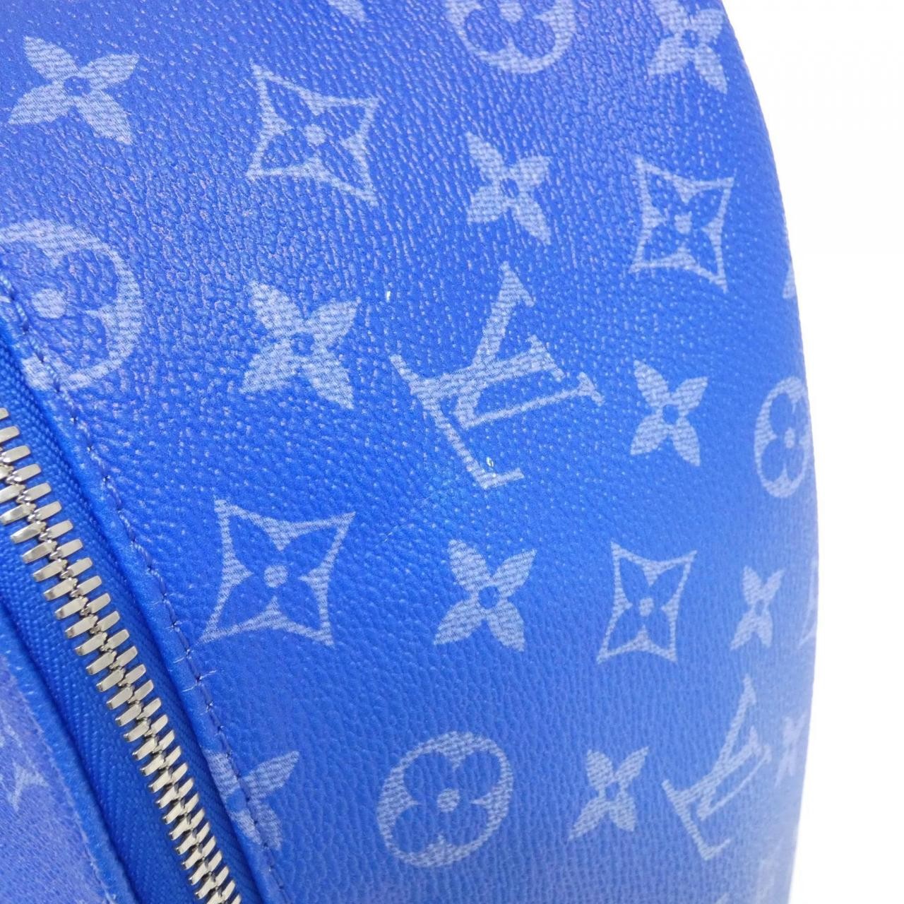 Authentic Louis Vuitton LV Clouds Multi-Pocket Ba… - image 5