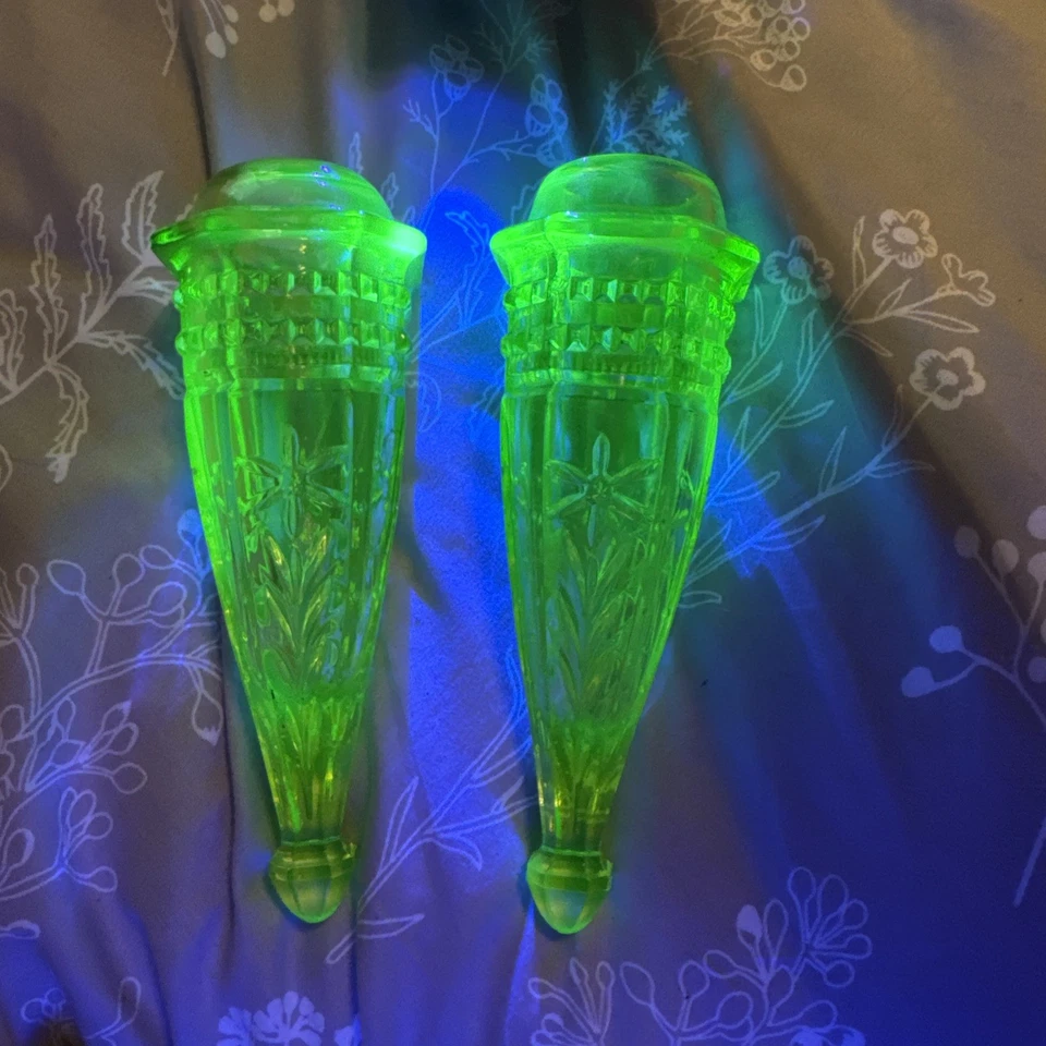 Set of 2 Antique Green Vaseline Uranium Glass Car Bud Vases EXCELLENT 6.5”  - Image 2 of 4