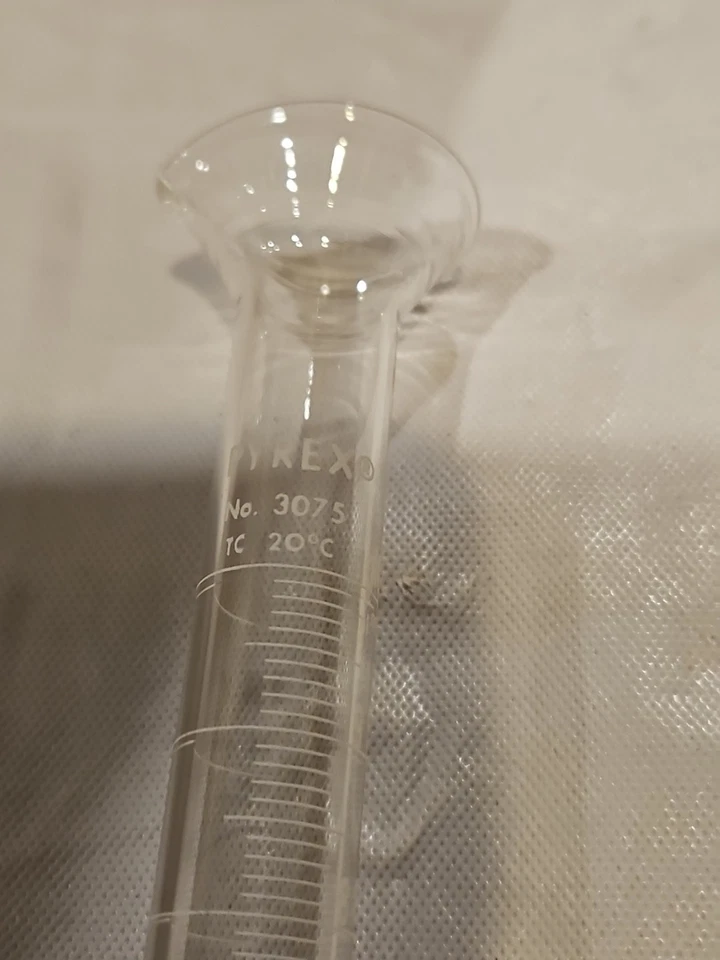 Pyrex Estudiante Cilindro Graduado Plástico Base Hexagonal 3075-10 / Paquete de 12 Nuevo Foto 4 de 4