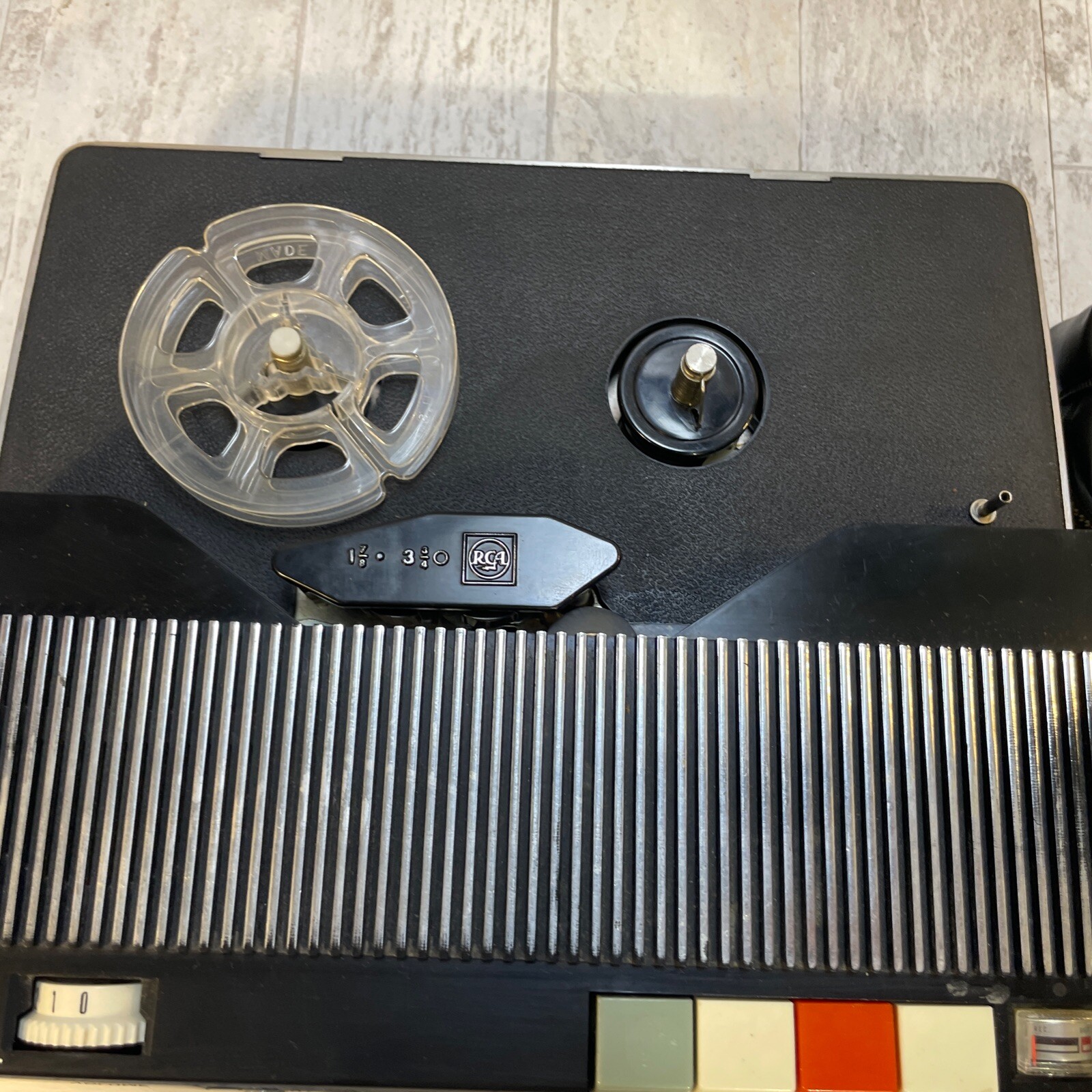 RCA YHS 12E Portable Reel to Reel Tape Recorder Microphone Earphone