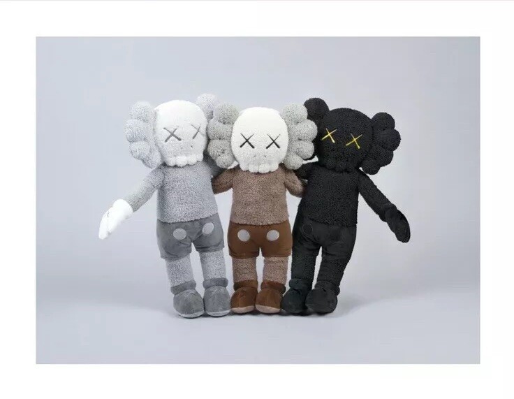 KAWS Holiday Hong Kong Limited 20 KAWS Holiday Hong Kong Limited 20