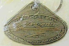 1988 PREMIERE BOEING 737-400  747-400 rollout Keychain Keyring medallion Key Fob