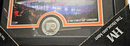 Philadelphia Flyers 11" x 9" Photo Frame w/Print & Minted Coin Highland Mint NHL - Picture 4 of 11