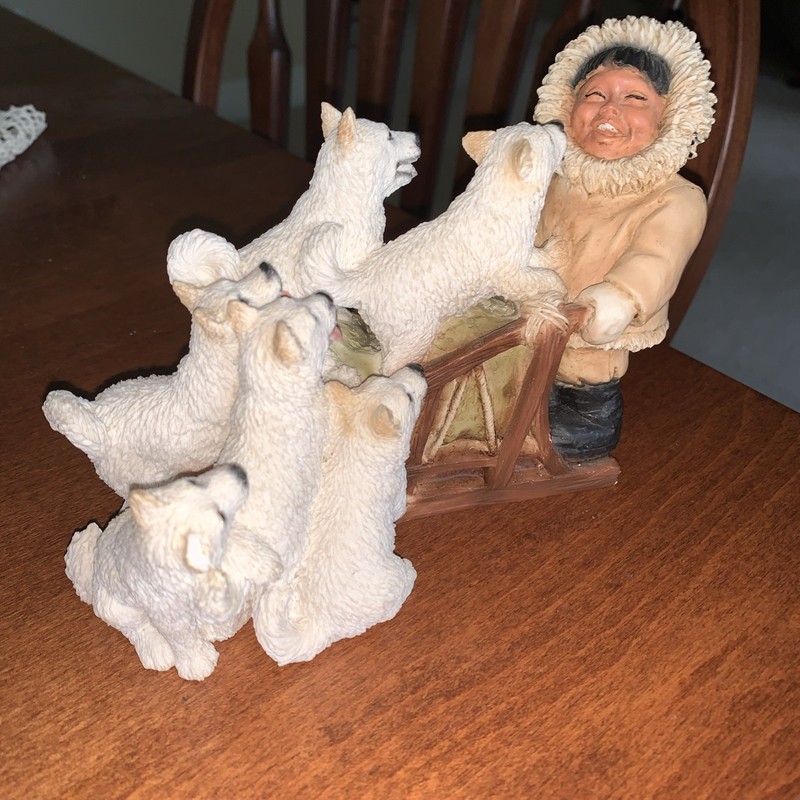 Castagna Made In Italy Figurine Eskimo W/Sleigh Of Puppies EUC