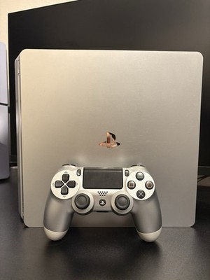 Sony PlayStation 4 Slim Silber 1Tb mit Spielen!!