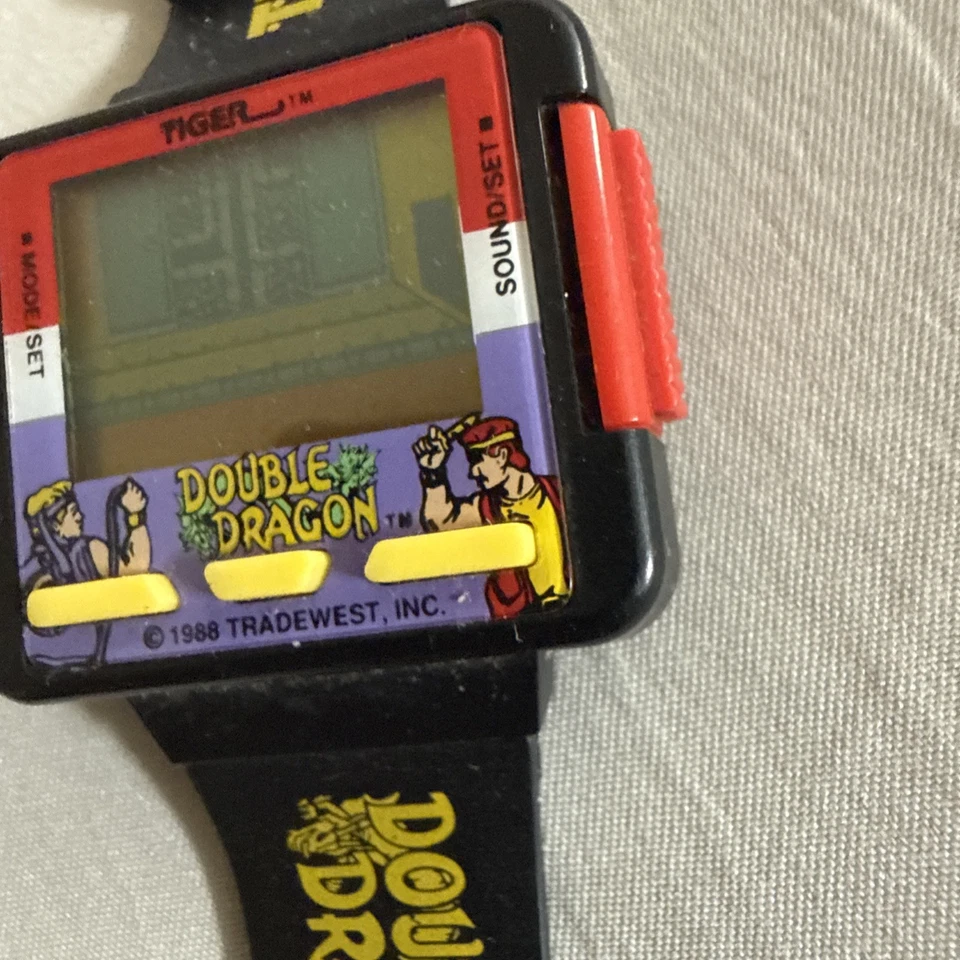 Double Dragon - Tiger Electronics - Reloj Videojuego LCD Para Reparar No Funciona Foto 2 de 4