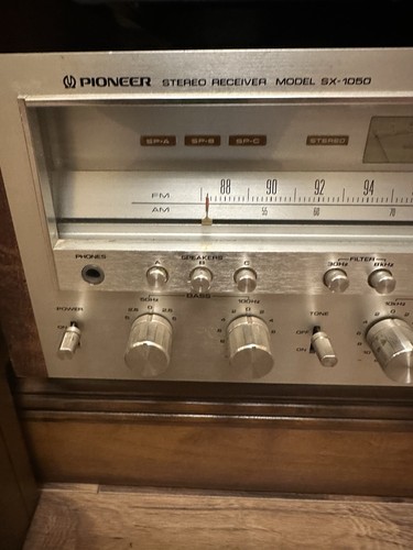 Pioneer Vintage Stereo Receiver Model SX-1050 ALL ORIGINAL - CLEAN - SERVICED