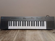 Yamaha Keyboard PSR-40 49 Keys 16 Preset Voices 20 Rythms Excellent Condition