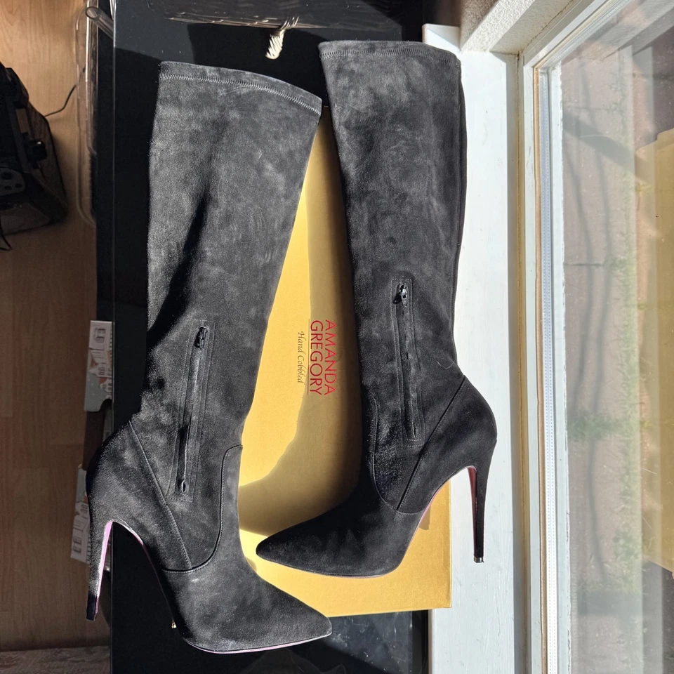 READ Amanda Gregory under knee boots black stretch suede heels Size US 12 EU 42 - Image 4 of 4