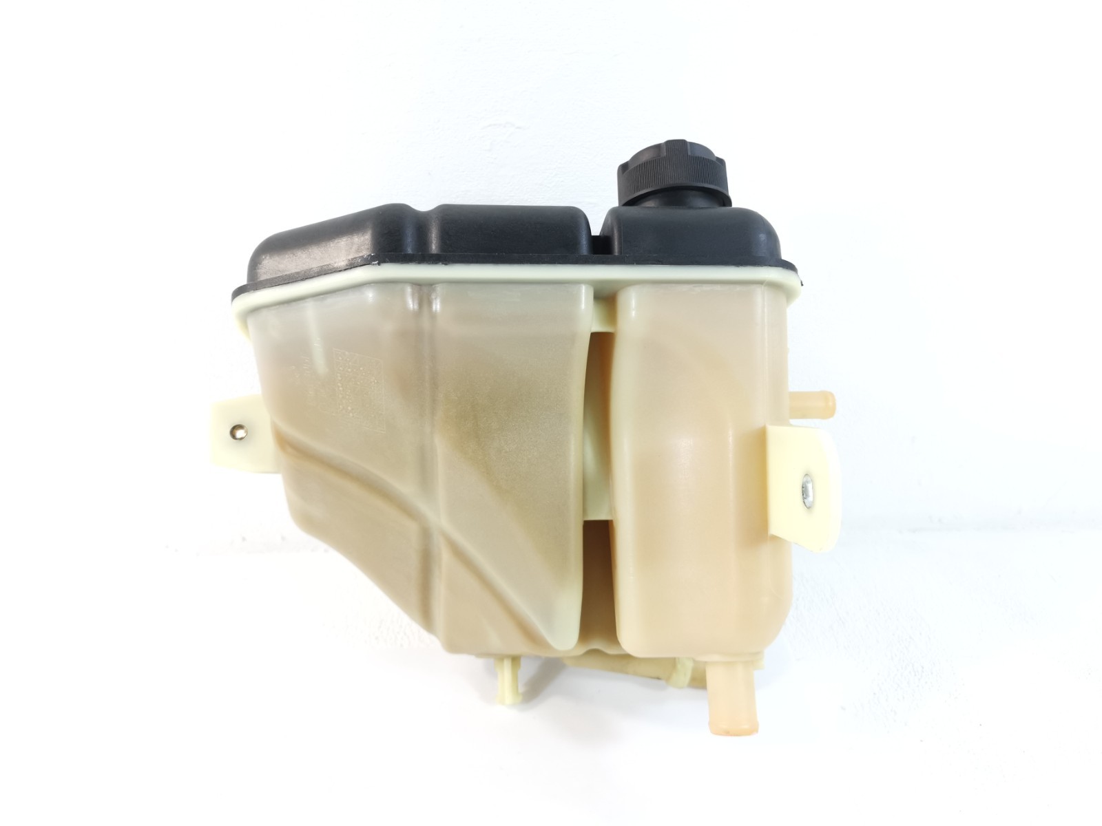 Maserati Levante 2017 Coolant reservoir