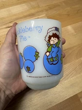 Vintage Ancor Hocking Huckleberry Pie Milk Glass Mug USA