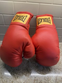 Boxing Gloves Everlast 14oz Laceless Red