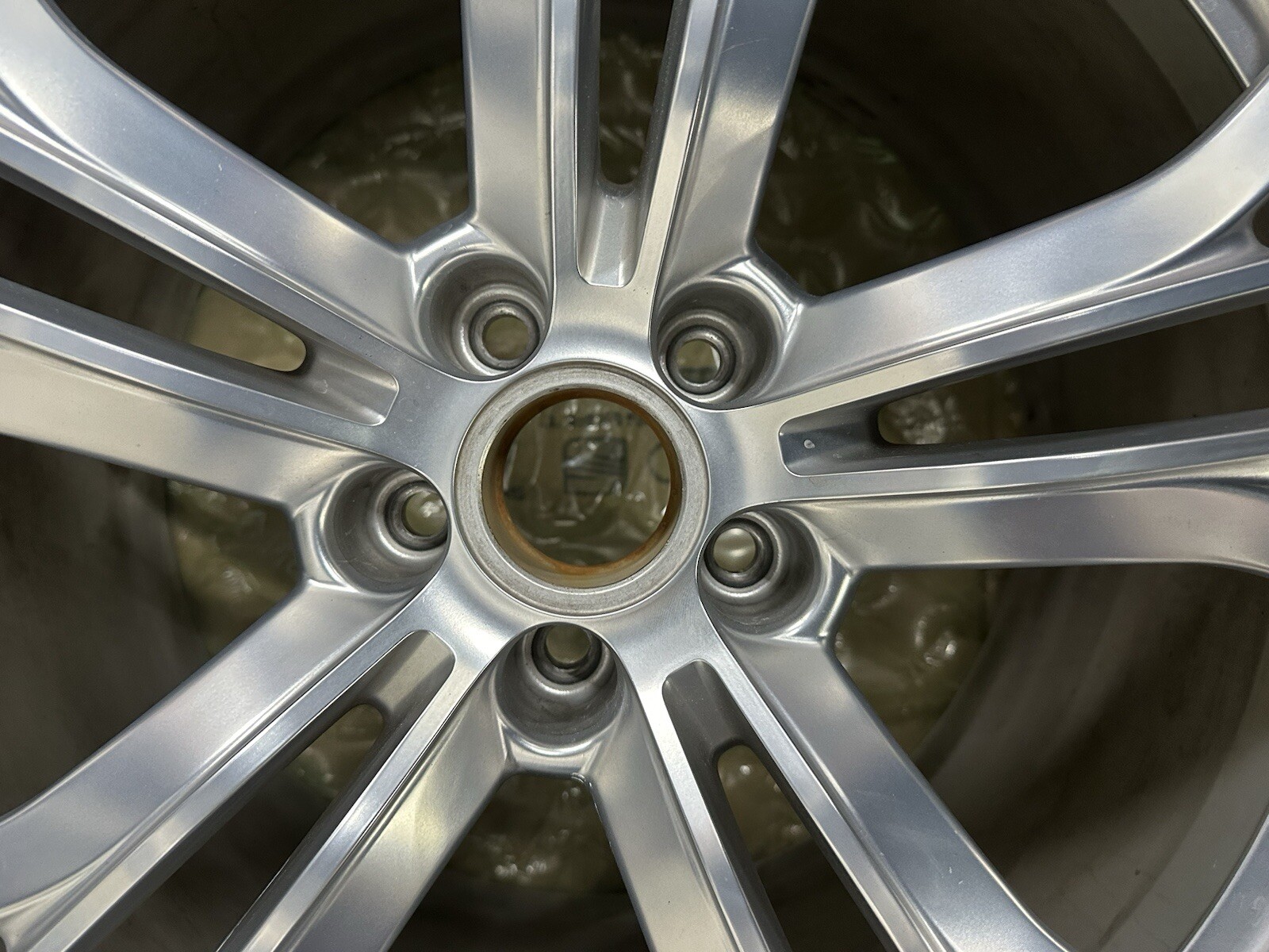 OEM 19 Inch REAR Wheel For Audi R8 420-601-025-AS