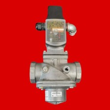 Siemens Gas Valve Actuator, SKP15.011U1 With Attached Siemens  2" Valve Body, VG