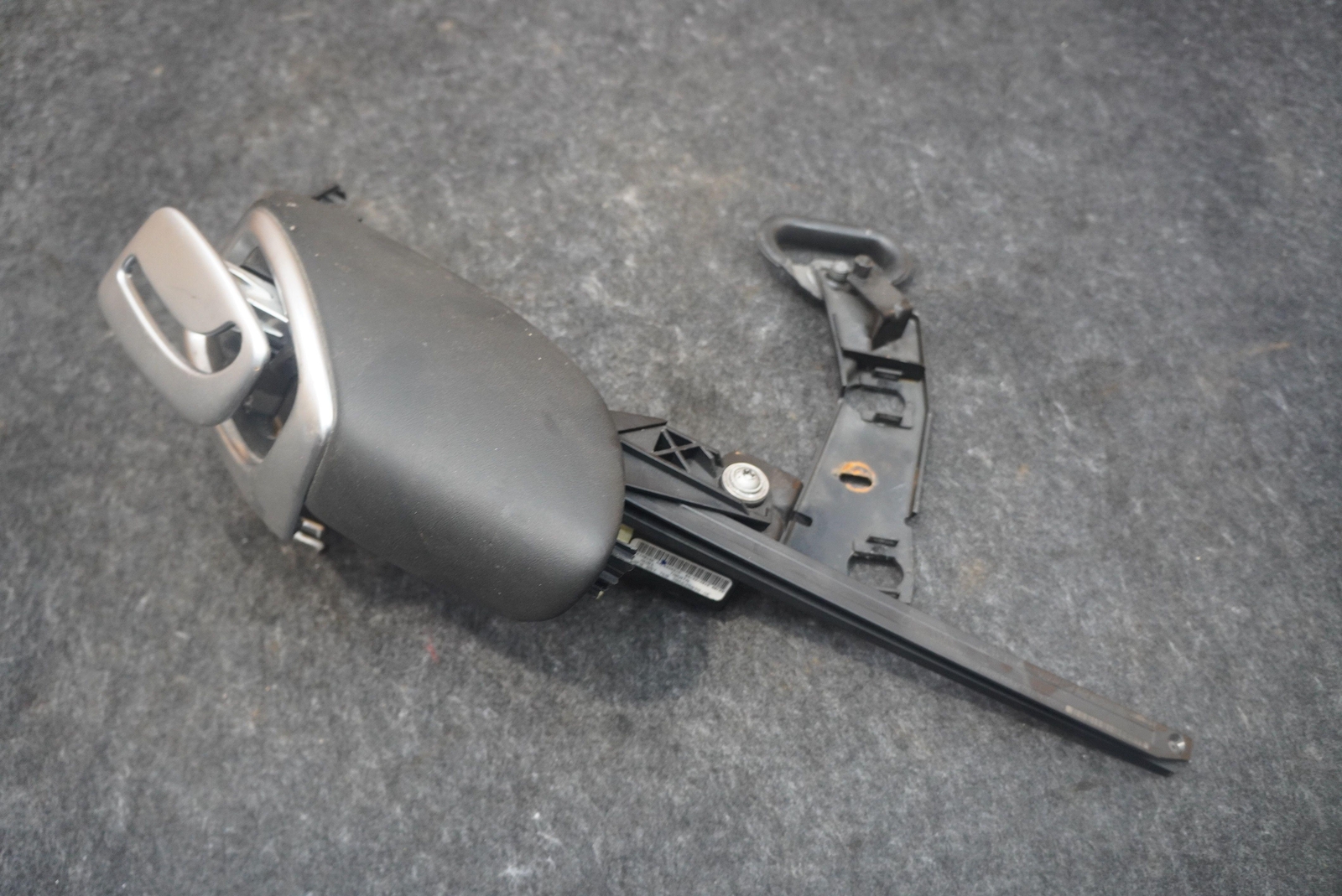 Front Right Passenger Seat Belt Ready Motor 8F0857760 Bentley Continental GTC 16