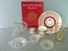 Royal Memorabilia: Buckingham Palace 1995, QEII, Q Victoria Glass - Royalty