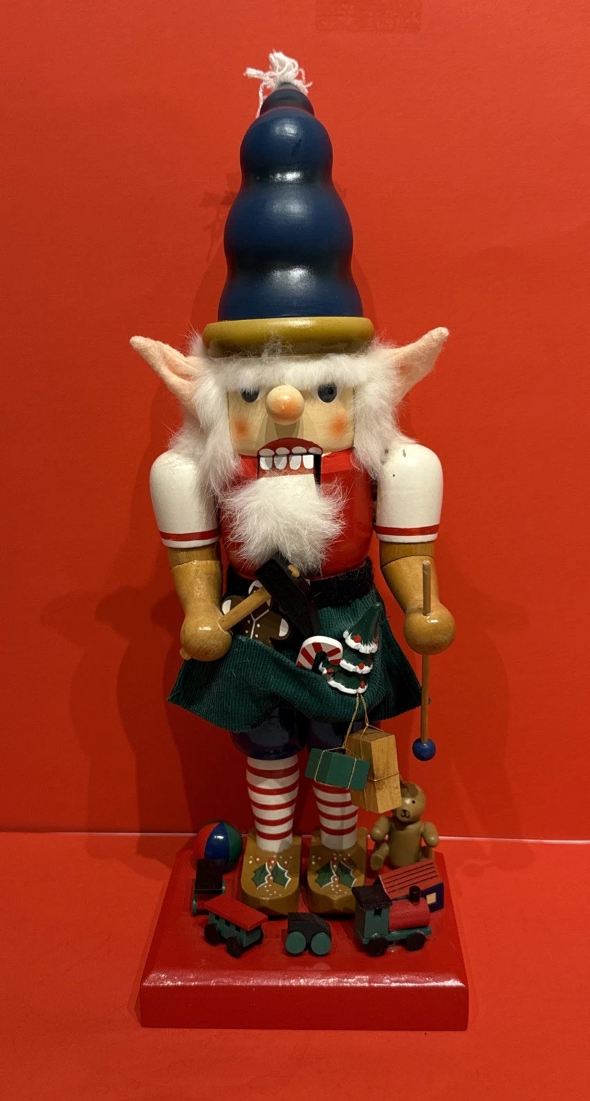 Vintage 1997 *NUTCRACKER VILLAGE* SANTA'S ELF 16" Toymaker Nutcracker