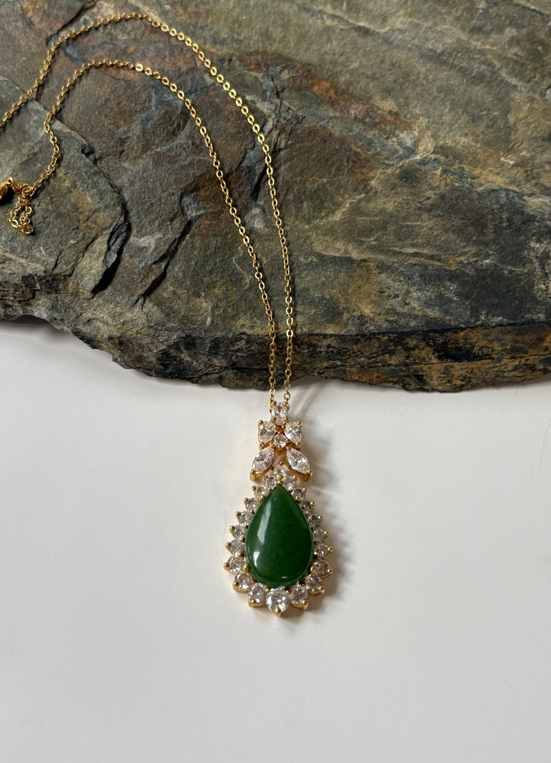 Jackie Kennedy Pendant Necklace JBK Gold and Green Aventurine Camrose Kross VTG