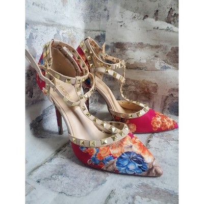 Wild Diva Valentino's Style Floral Studded Pointed-Toe Heels in Pink Size 9