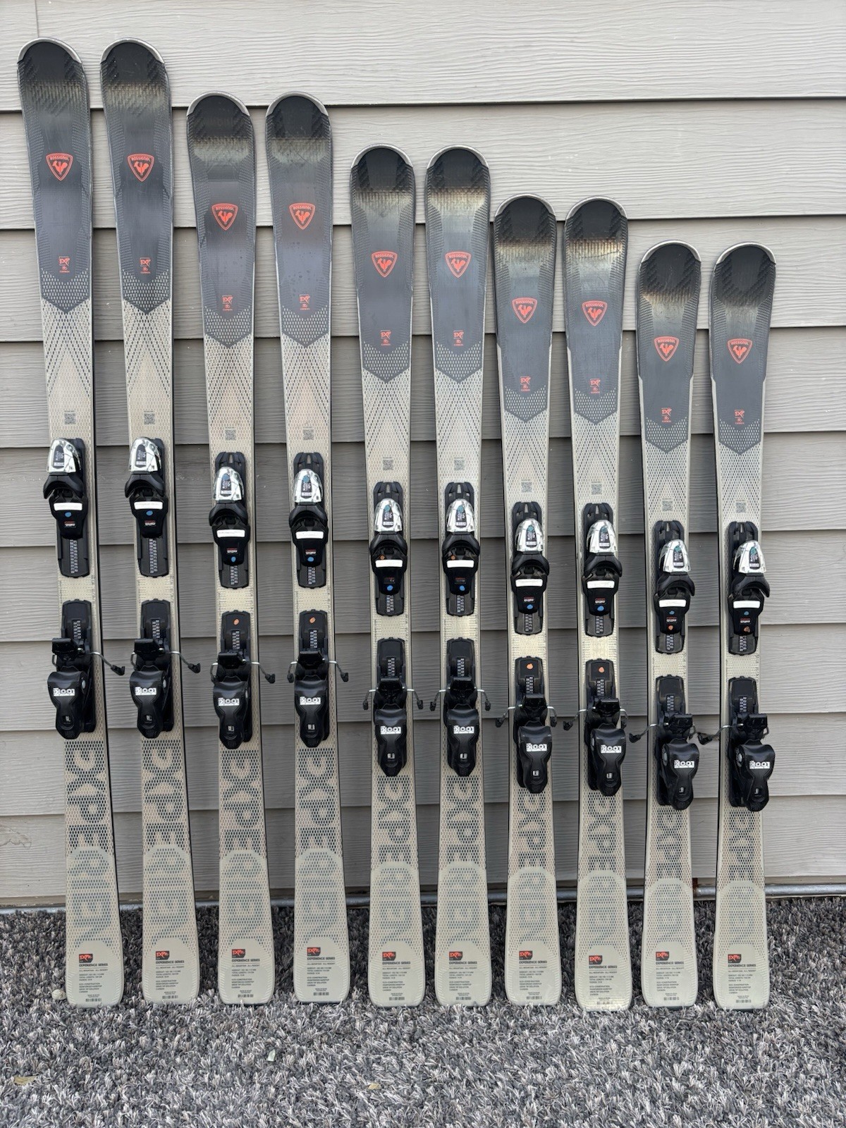 2023 Rossignol Experience 80 Carbon ski w/ Xpress 11 GW Binding - MINT CONDITION