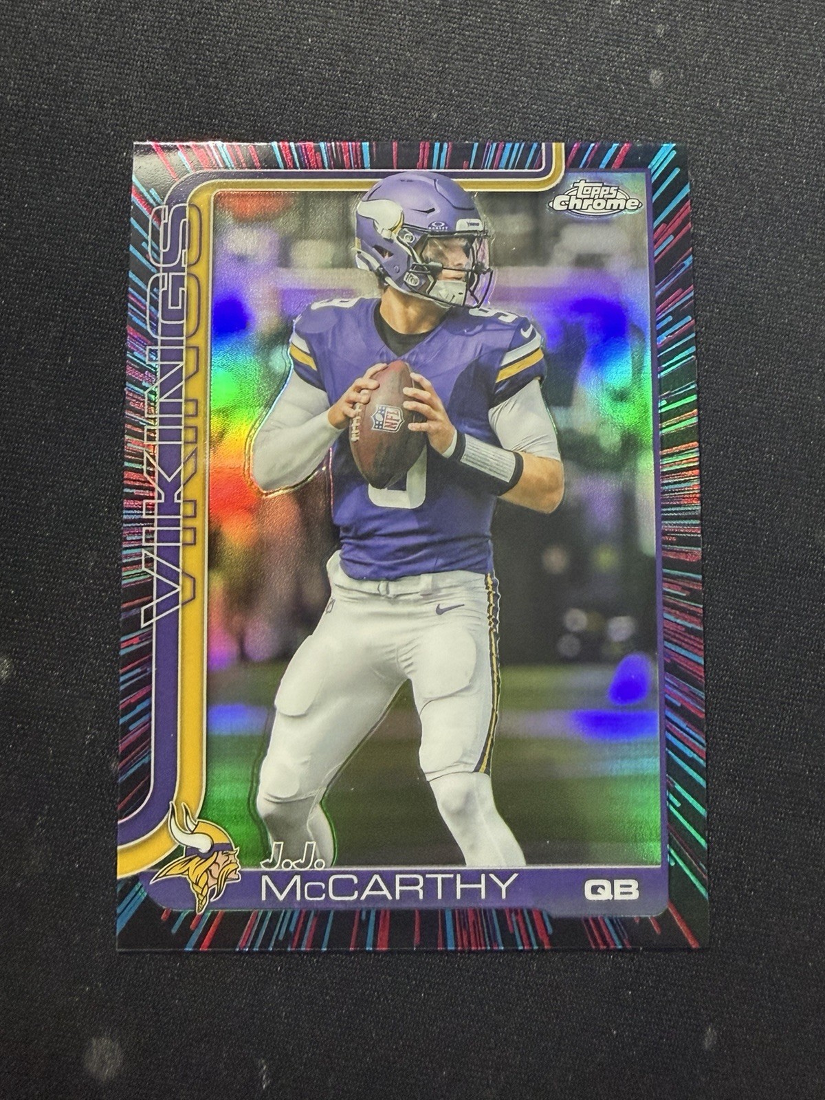 2025 Topps Chrome - J.J. McCarthy #199 Neon Pulse Refractor