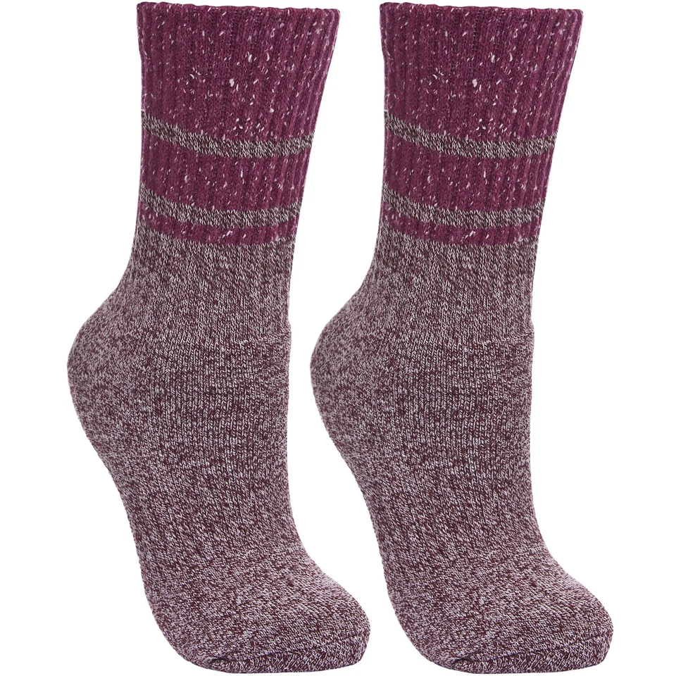 Paquete de dos calcetines Trespass para mujer Hadley anti-ampollas caminar senderismo uva/avena Foto 3 de 4