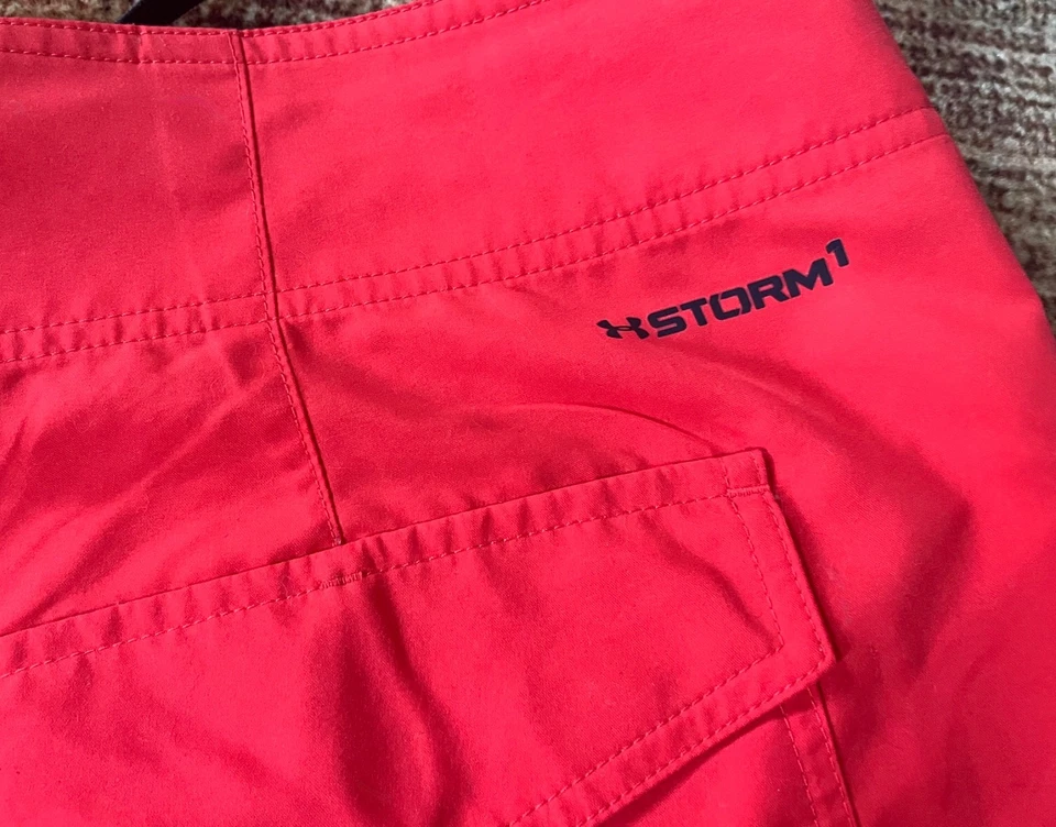 Kurze Hose / Shorts - UNDER ARMOUR - heat gear - Gr. W 42 - 52 (106 cm) - rot - Bild 4 von 4