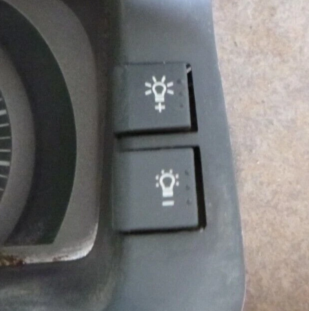 Cuadro de instrumentos Ford Fairmont BA 6cyl (3R23 10849 EF) Foto 3 de 4