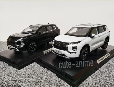 1:18 Mitsubishi Outlander 2023 SUV Diecast Car Model Toy