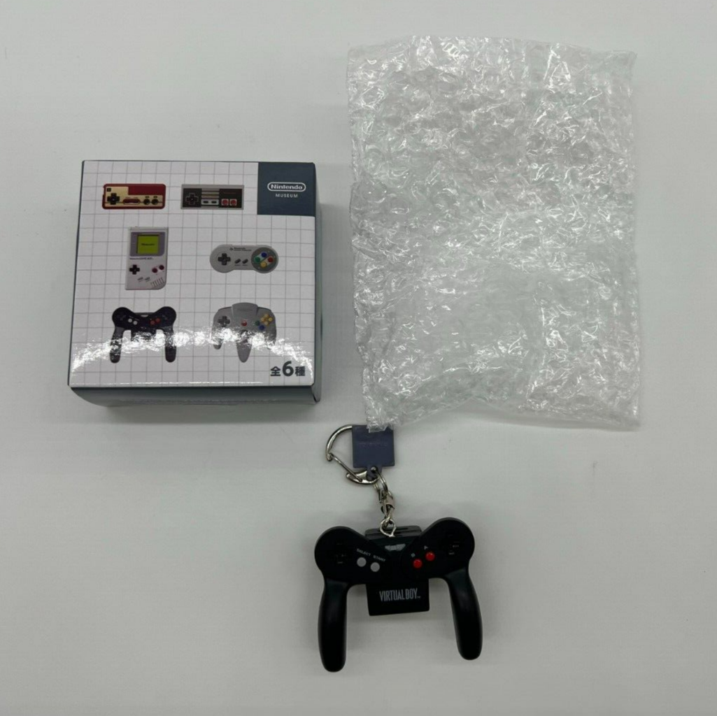 限定　任天堂ミュージアム　ミニチュア　キーチェーン　キーホルダー　リモコン 任天堂 ニンテンドーミュージアム ファミコン コントローラー