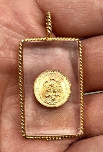 1945 22k solid gold mexican dos pesos coin pendant in lucite