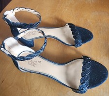 Jewel Badgley Mischka Glitter Sparkle Blue Evening Shoe Braided Ankle Strap 9.5